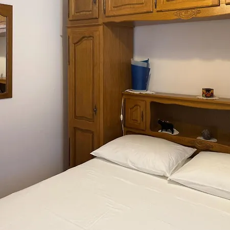 Daire Gorgeous In Okrug Gornji With Wifi *