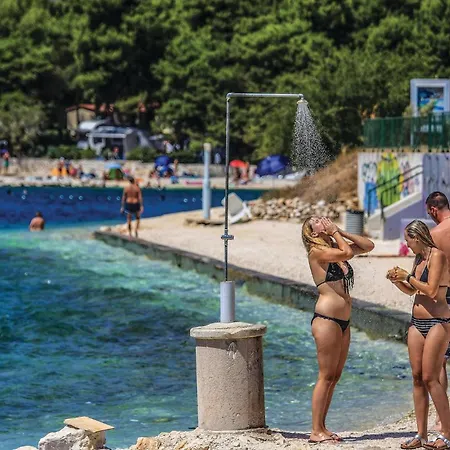 Gorgeous In Okrug Gornji With Wifi Daire