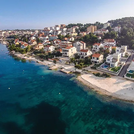 Gorgeous In Okrug Gornji With Wifi Daire Trogir